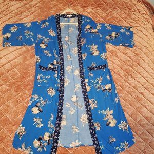 Xhilaration Blue Floral Kimono (like new)